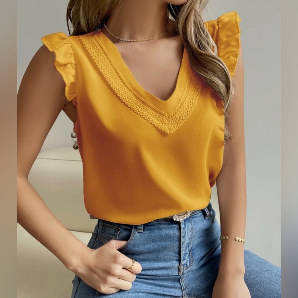 Guipure Lace Panel Ruffle Sleeve Blouse